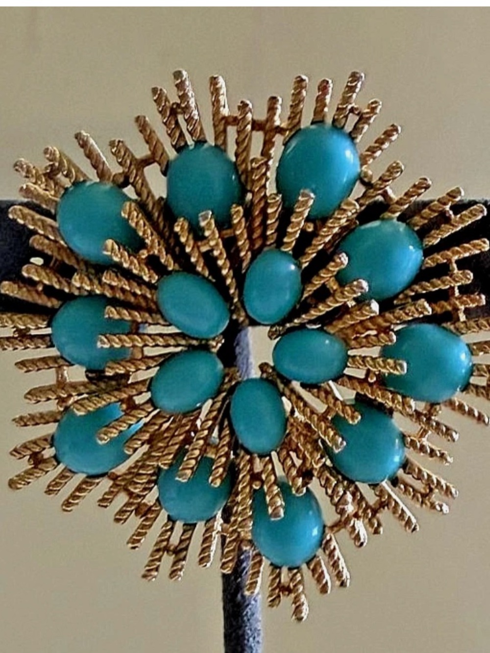 Vtg Signed Susan Caplan for Avon Gold w/ Turquoise Cabochon Starburst Brooch